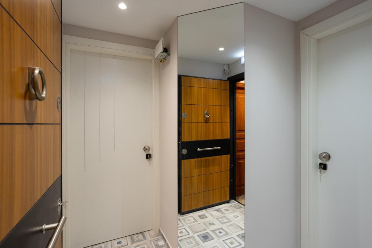 Scirocco Apartment In Corfu Center Bagian luar foto
